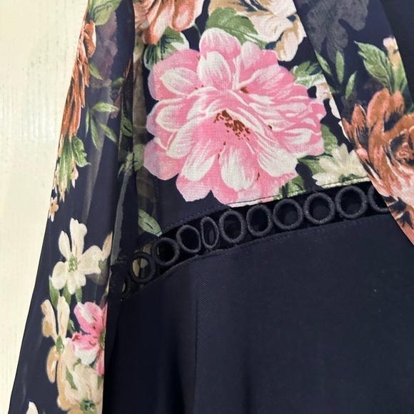 NWOT Liz Mcoy Navy Knit Top With Chiffon Floral Tie and Short Sleeves - Picture 7 of 11